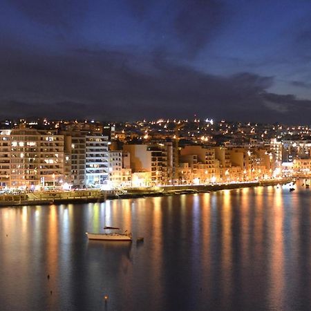 Spacious Apartment Steps To The Promenade Sliema Exteriör bild