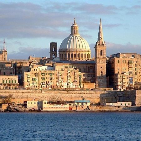 Spacious Apartment Steps To The Promenade Sliema Exteriör bild
