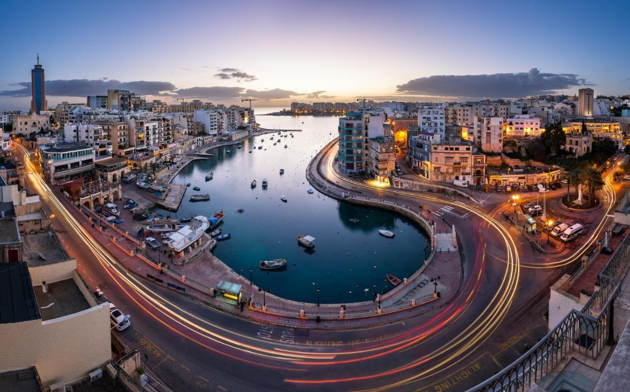 Spacious Apartment Steps To The Promenade Sliema Exteriör bild