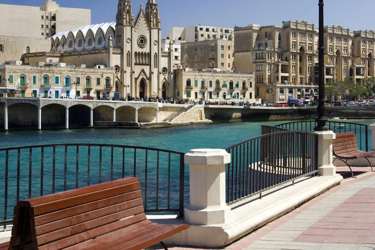 Spacious Apartment Steps To The Promenade Sliema Exteriör bild