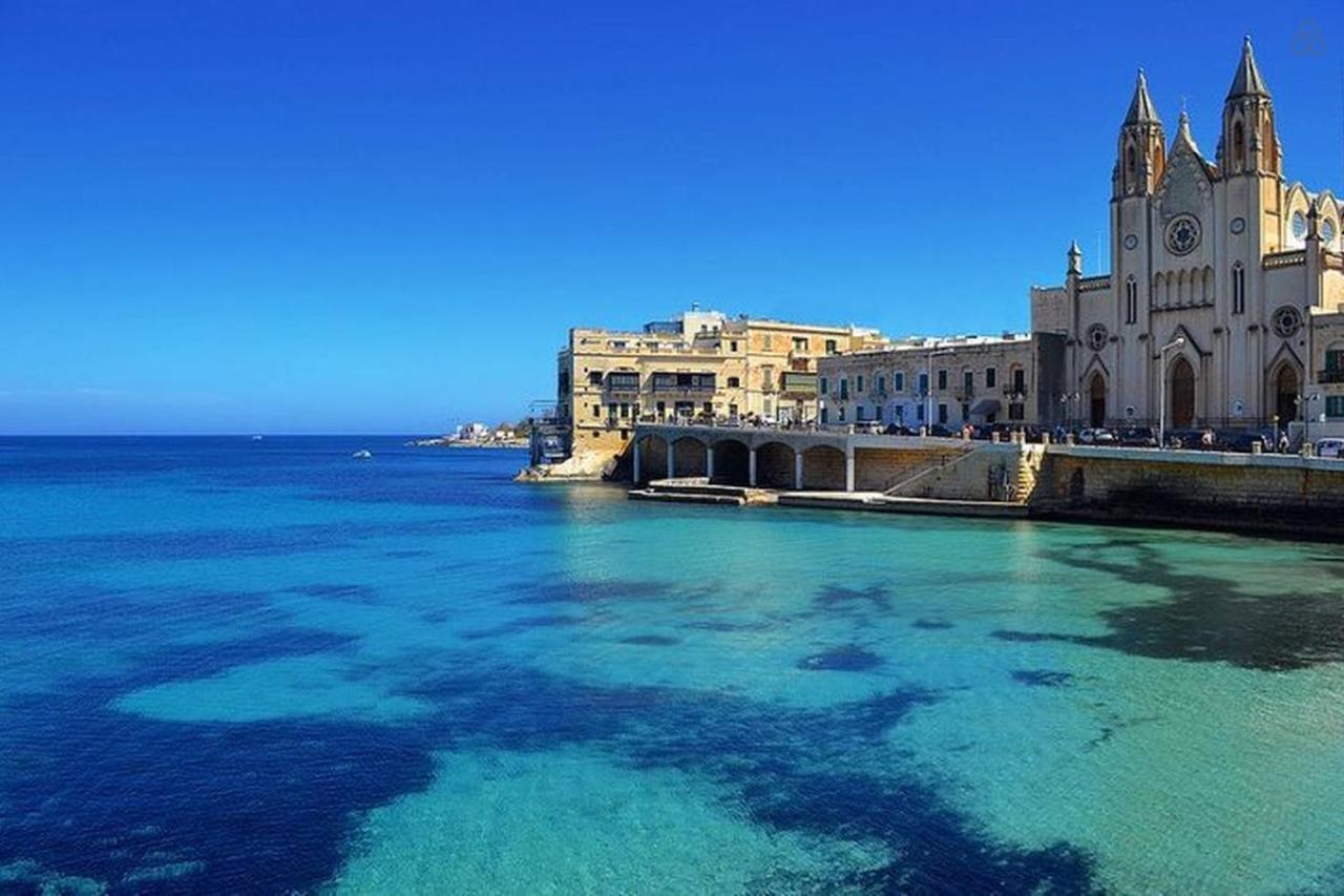 Spacious Apartment Steps To The Promenade Sliema Exteriör bild